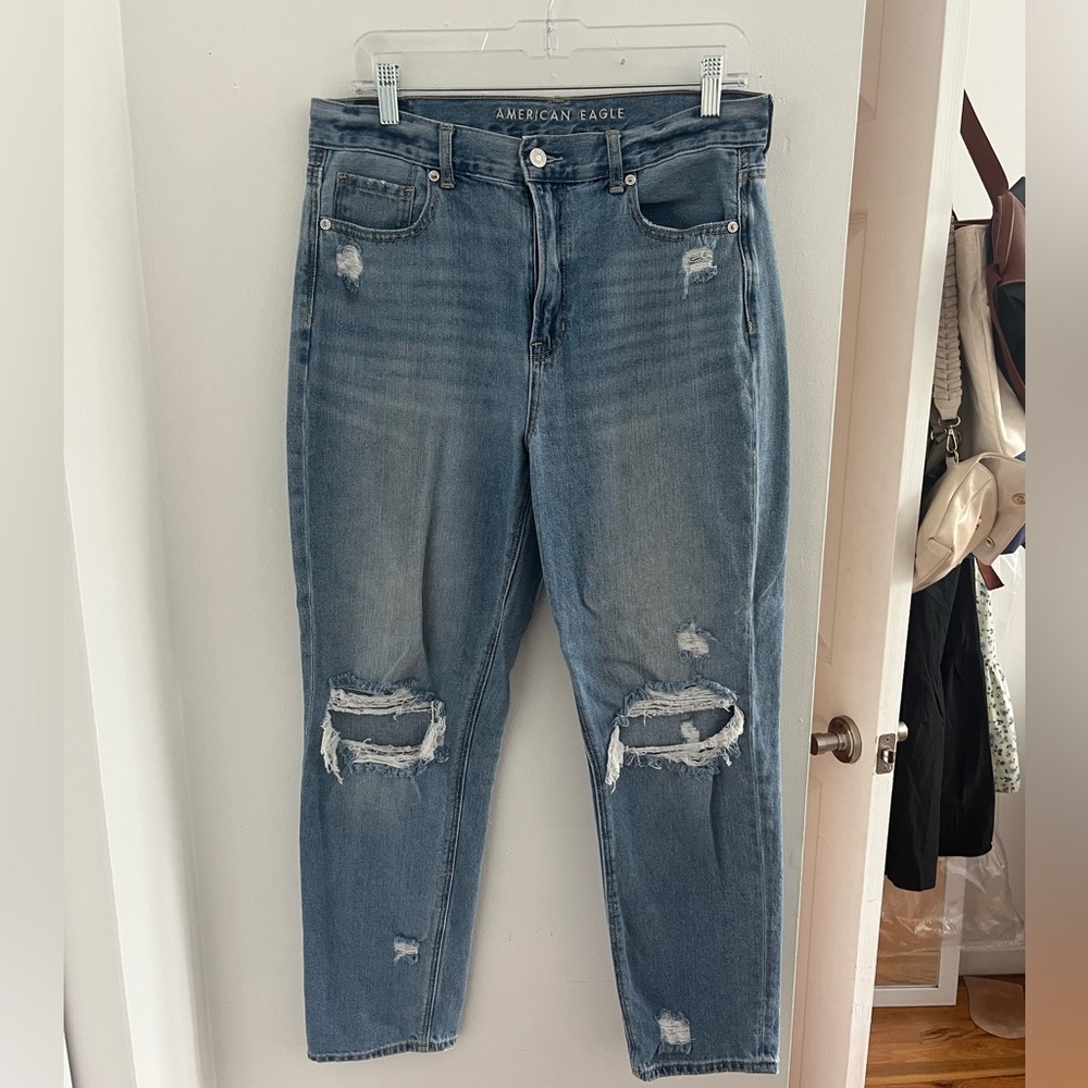 American Eagle mom jean